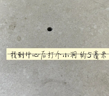 泊头瓷砖空鼓维修公司专业解答在瓷砖铺贴过程中，如果砂料搅拌不均匀，将会带来以下问题